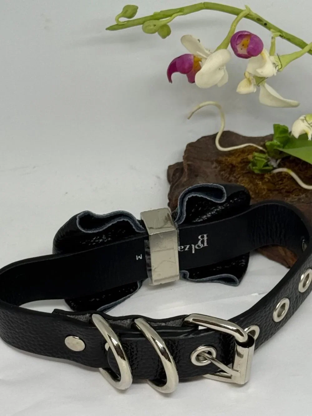NWOT Dog Collar Faux Leather Adjustable w/ Bow  & Rhinestone - Black - Small